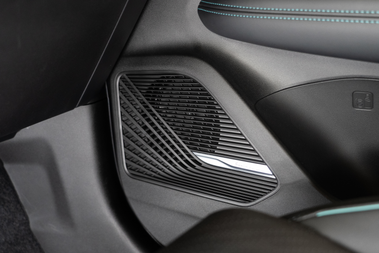 Livan_S6PRO_ma.ru_int_foto_3