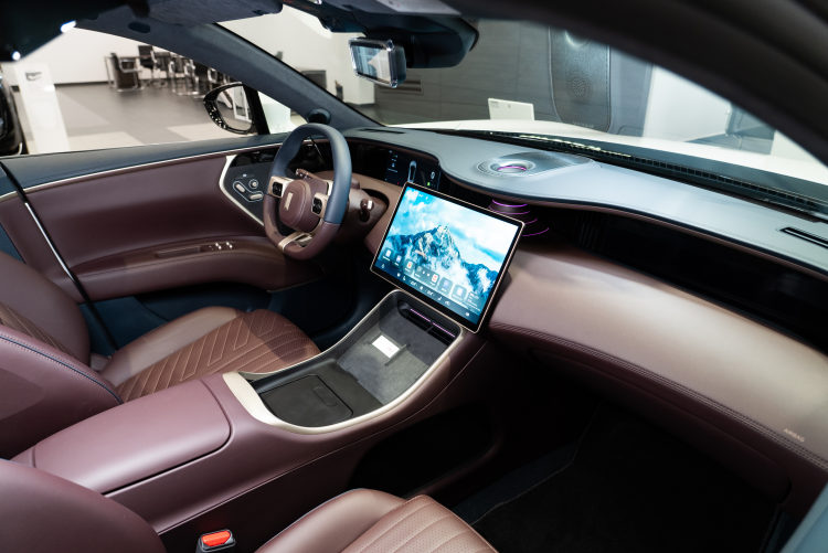 Премиальные материалы и технологии